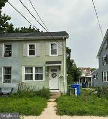 833 W 2ND ST, Florence, NJ 08518