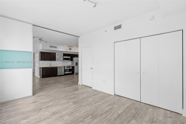 90 SW 3rd St 4203, Miami, FL 33130