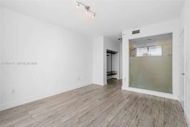 90 SW 3rd St 4203, Miami, FL 33130