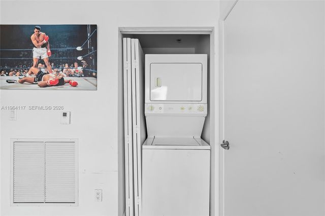 90 SW 3rd St 4203, Miami, FL 33130