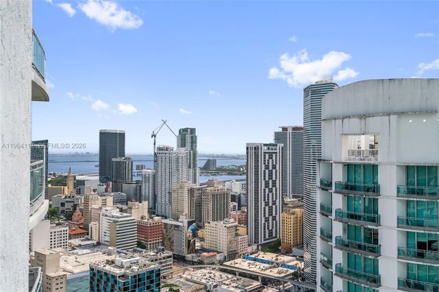 90 SW 3rd St 4203, Miami, FL 33130