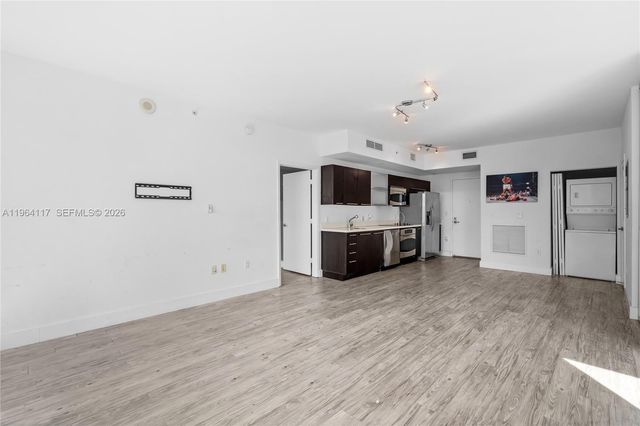 90 SW 3rd St 4203, Miami, FL 33130