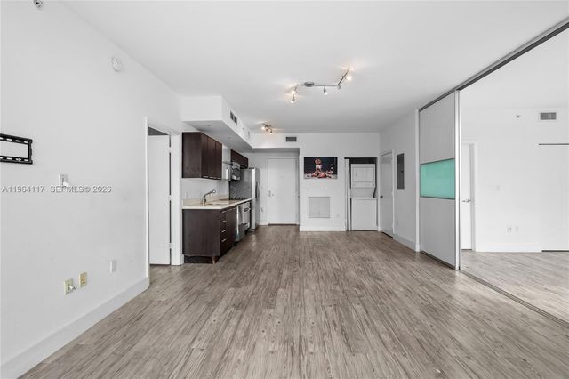 90 SW 3rd St 4203, Miami, FL 33130