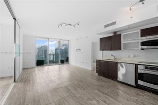 90 SW 3rd St 4203, Miami, FL 33130