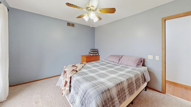 1108 Almond Drive, Aurora, IL 60506