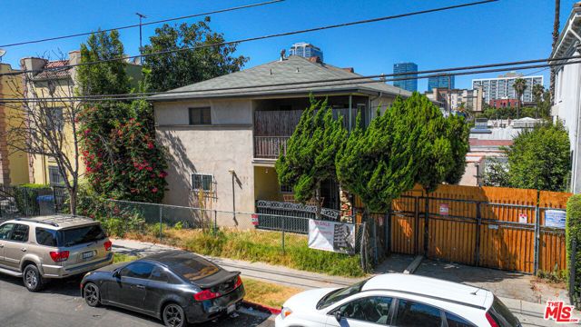 2811 San Marino Street, Los Angeles, CA 90006