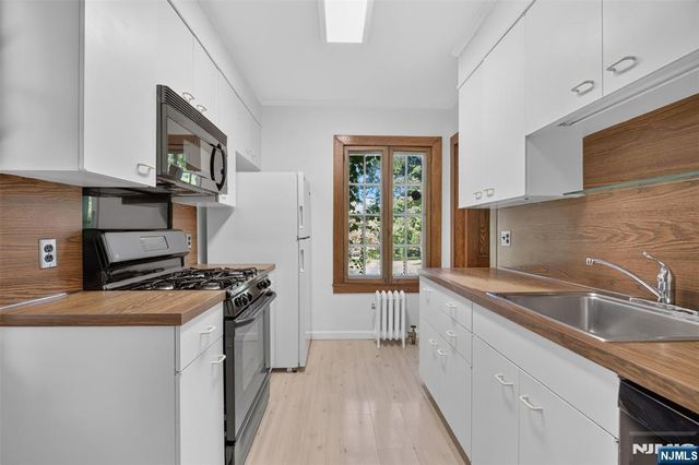 45 Dwight Place 8, Englewood, NJ 07631