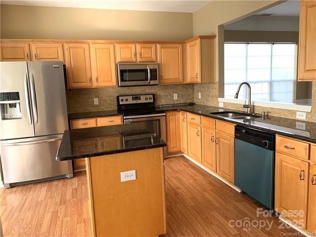 8419 Heron Glen Drive, Charlotte, NC 28269