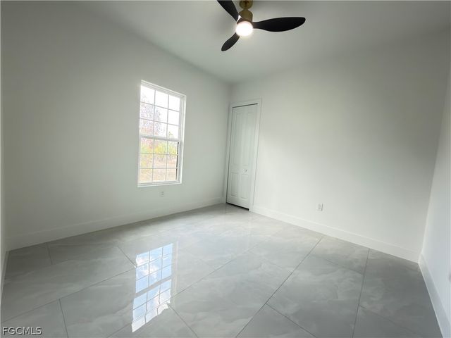 913 Glenn AVE, Lehigh Acres, FL 33972