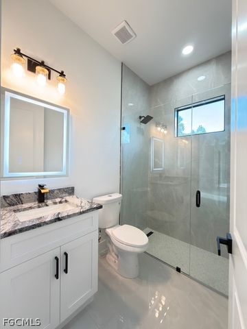 913 Glenn AVE, Lehigh Acres, FL 33972