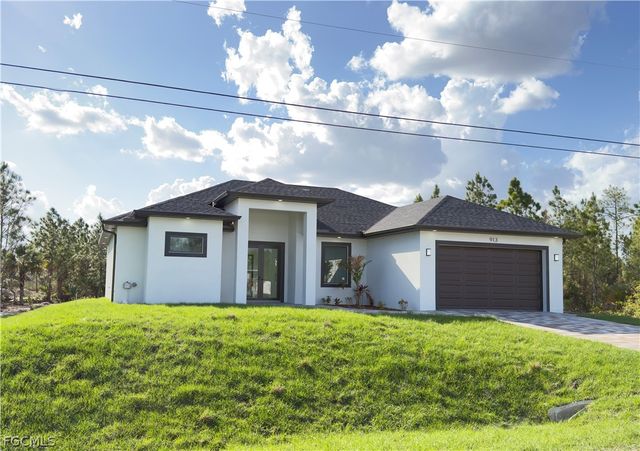 913 Glenn AVE, Lehigh Acres, FL 33972