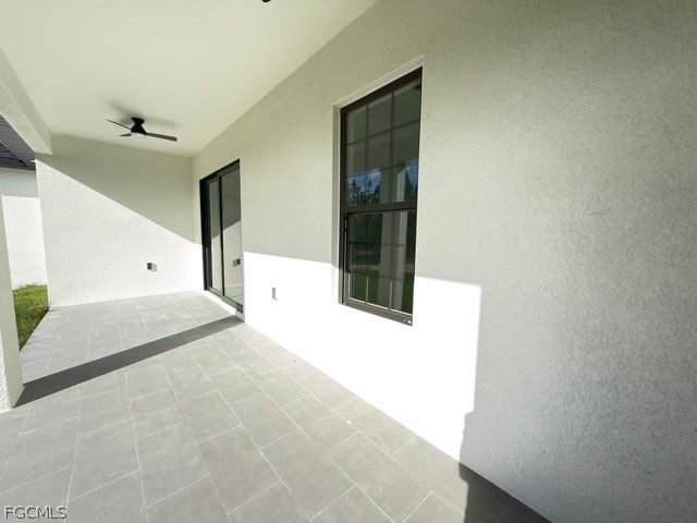 913 Glenn AVE, Lehigh Acres, FL 33972