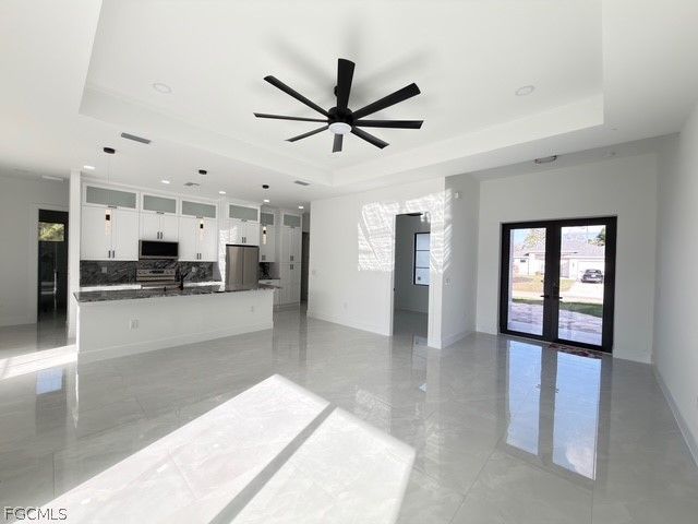 913 Glenn AVE, Lehigh Acres, FL 33972