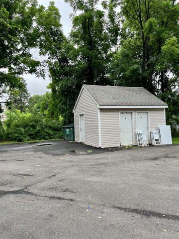 56 Tilden Lane 2nd Floor Front, Greenlawn, NY 11740