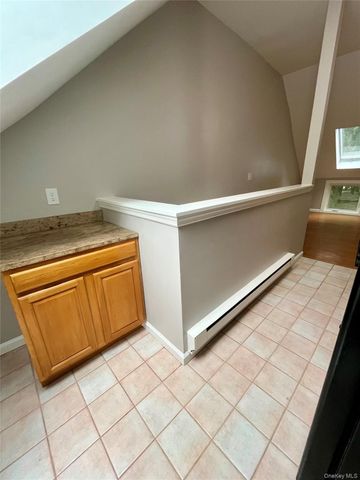 56 Tilden Lane 2nd Floor Front, Greenlawn, NY 11740