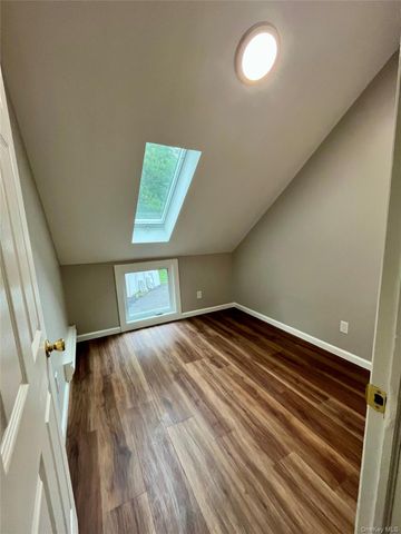 56 Tilden Lane 2nd Floor Front, Greenlawn, NY 11740