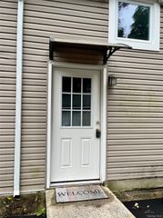 56 Tilden Lane 2nd Floor Front, Greenlawn, NY 11740