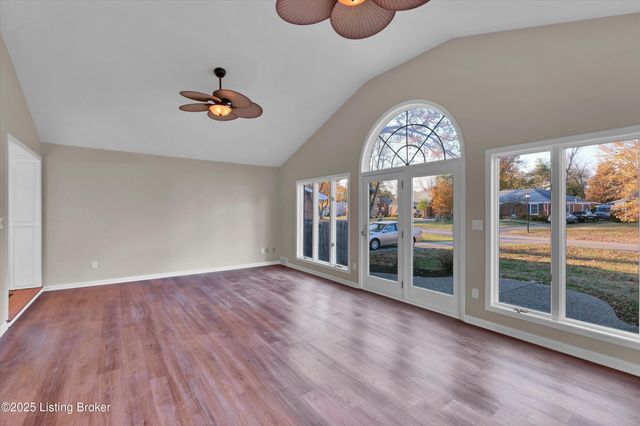 316 Short Rd, Louisville, KY 40207