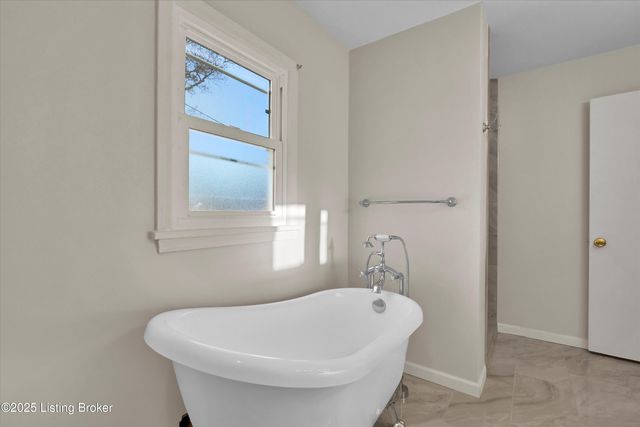 316 Short Rd, Louisville, KY 40207