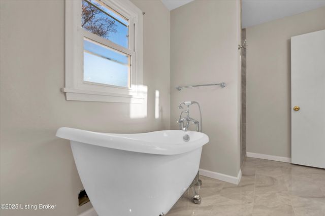 316 Short Rd, Louisville, KY 40207