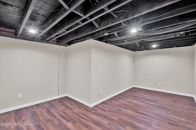 316 Short Rd, Louisville, KY 40207