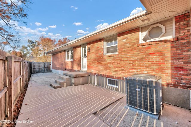 316 Short Rd, Louisville, KY 40207