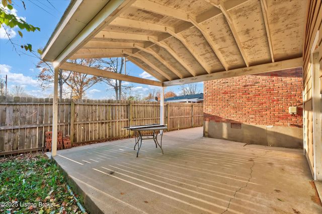 316 Short Rd, Louisville, KY 40207