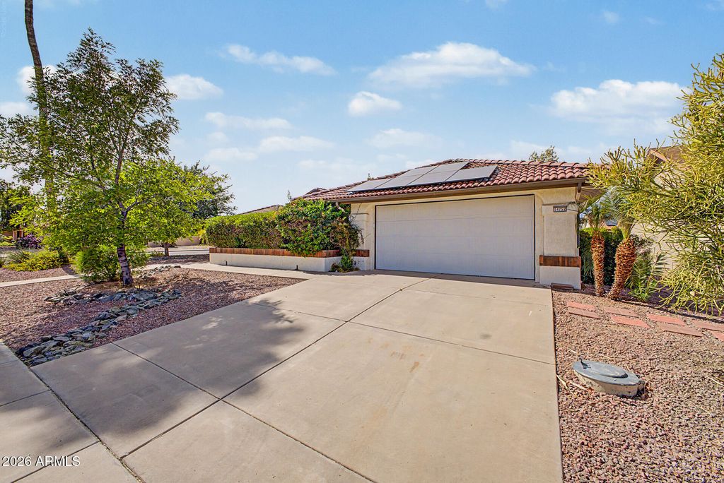 14752 W BUTTONWOOD Drive, Sun City West, AZ 85375 — photo 2