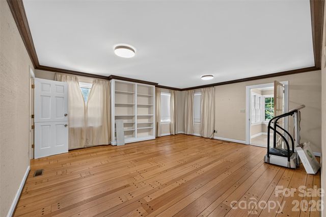 530 25th Avenue NW, Hickory, NC 28601