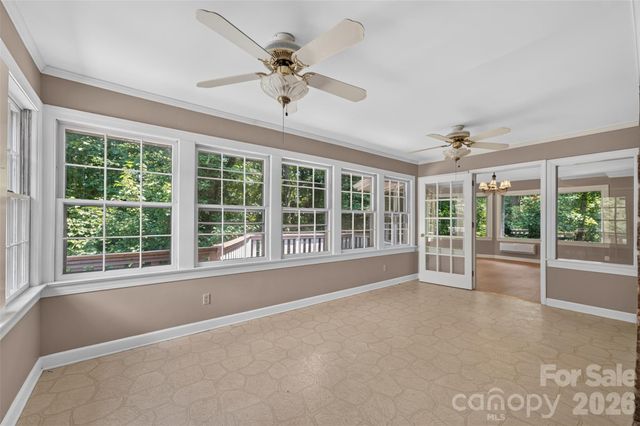 530 25th Avenue NW, Hickory, NC 28601