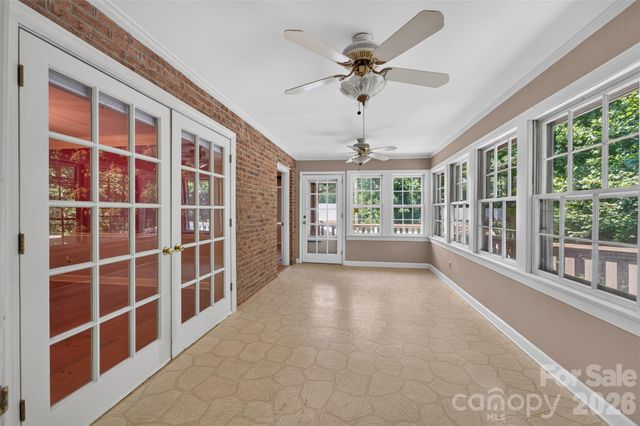 530 25th Avenue NW, Hickory, NC 28601