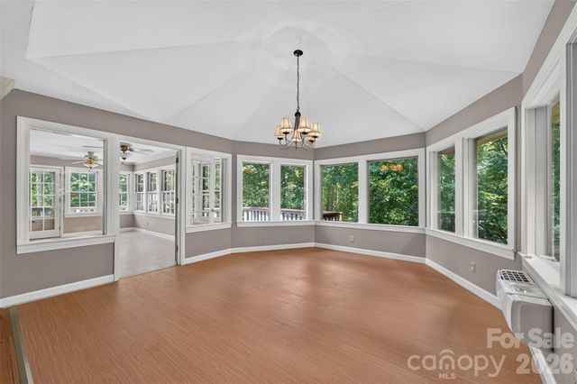 530 25th Avenue NW, Hickory, NC 28601