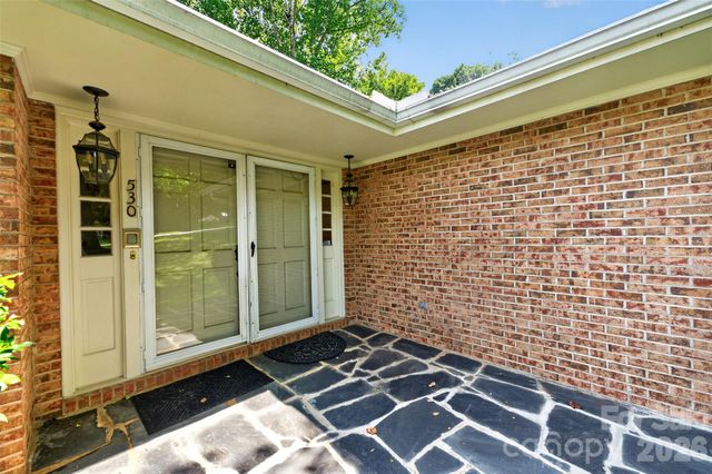 530 25th Avenue NW, Hickory, NC 28601