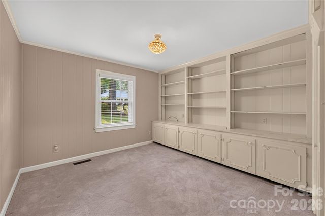 530 25th Avenue NW, Hickory, NC 28601