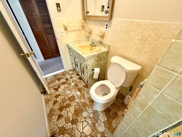 22 Southview Road, New Fairfield, CT 06812