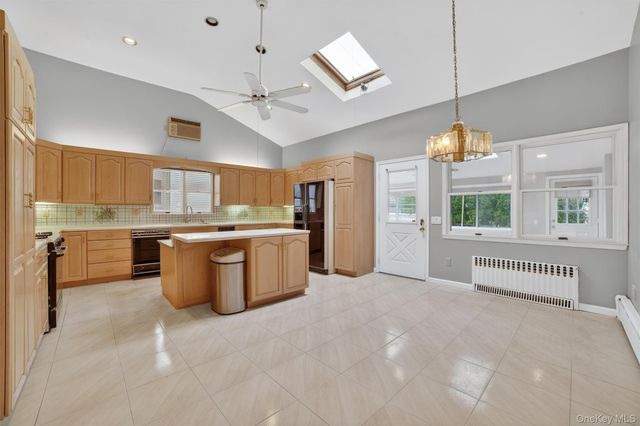 4 Amackassin Terrace Unit 1, Yonkers, NY 10703