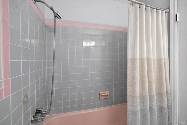 4 Amackassin Terrace Unit 1, Yonkers, NY 10703