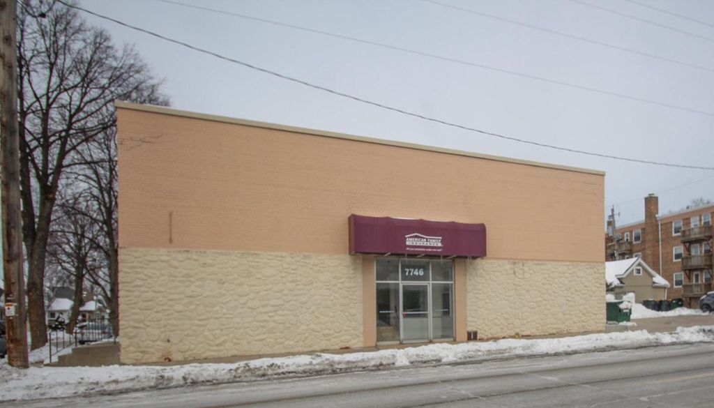 7746 W Becher STREET, West Allis, WI 53219