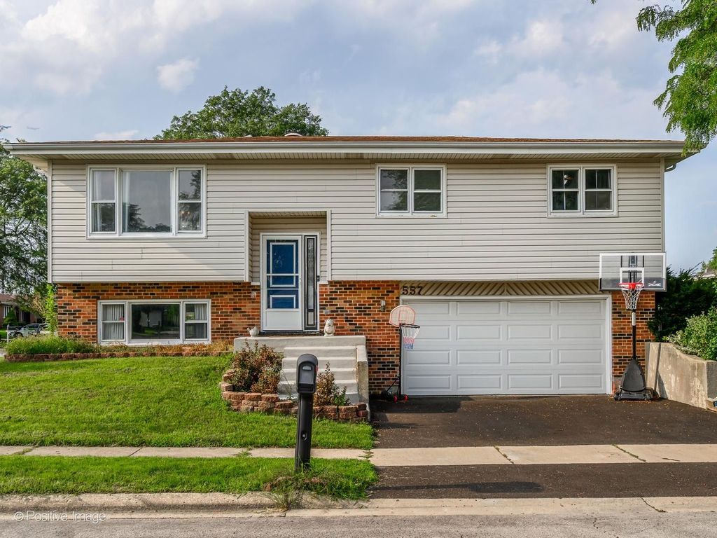 557 Delaware Trail, Carol Stream, IL 60188 — exterior