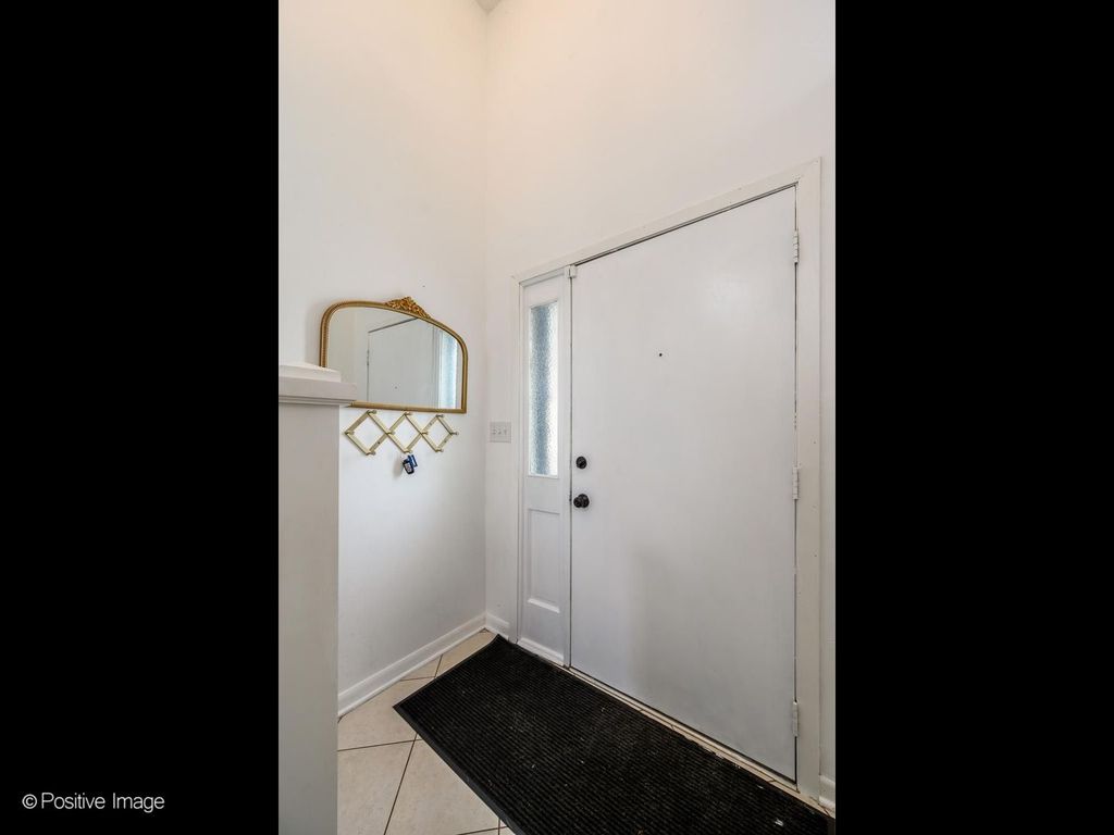 557 Delaware Trail, Carol Stream, IL 60188 — photo 3