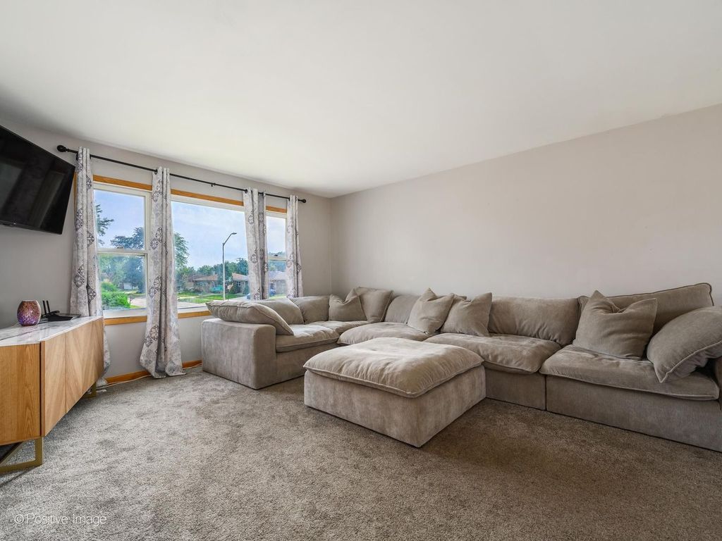 557 Delaware Trail, Carol Stream, IL 60188 — photo 4