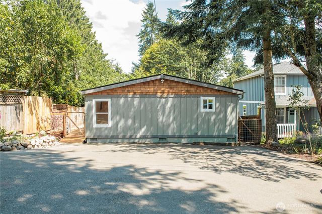 18700 4th Avenue NE, Suquamish, WA 98392