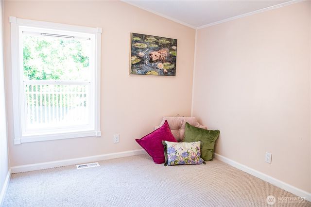 18700 4th Avenue NE, Suquamish, WA 98392