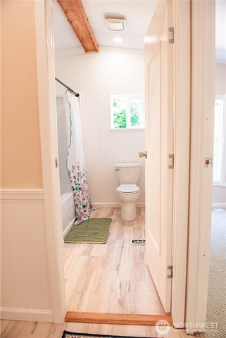 18700 4th Avenue NE, Suquamish, WA 98392