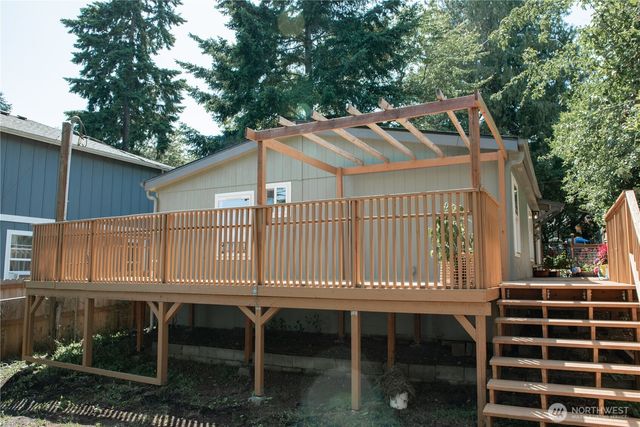 18700 4th Avenue NE, Suquamish, WA 98392