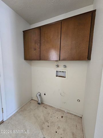 950 Glendale Drive, Las Cruces, NM 88005