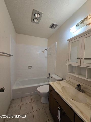 950 Glendale Drive, Las Cruces, NM 88005