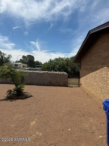 950 Glendale Drive, Las Cruces, NM 88005