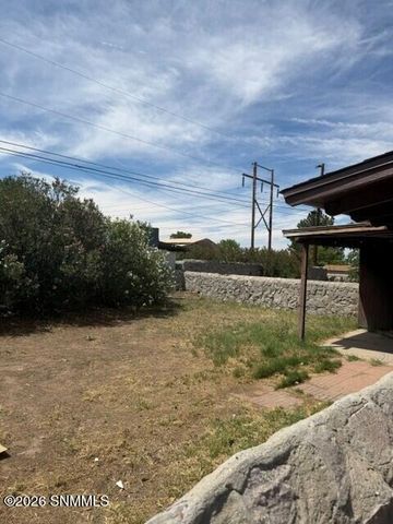 950 Glendale Drive, Las Cruces, NM 88005