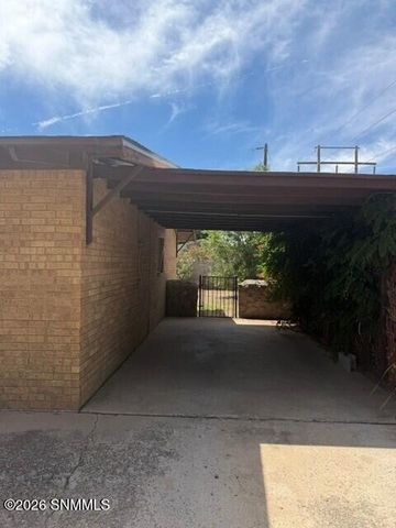 950 Glendale Drive, Las Cruces, NM 88005
